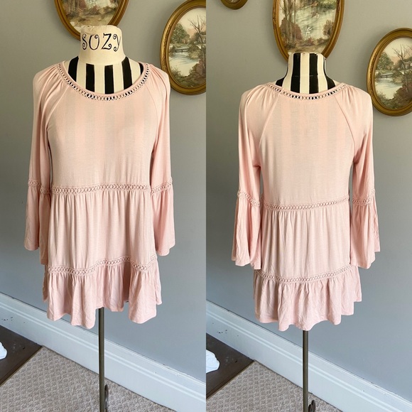 Cupio Tops - Cupio baby pink tiered blouse